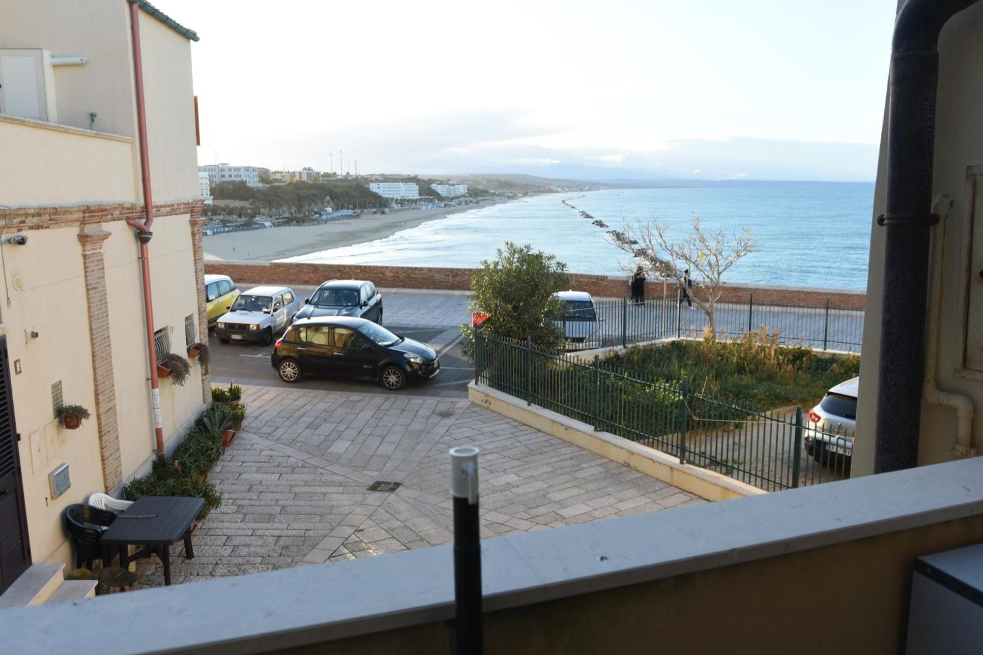 לינה וארוחת בוקר טרמולי La Casa Di Anna Al Faro מראה חיצוני תמונה